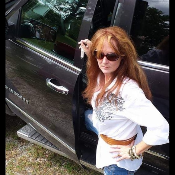 Meet your Posher, Carol - Picture 7 of 7